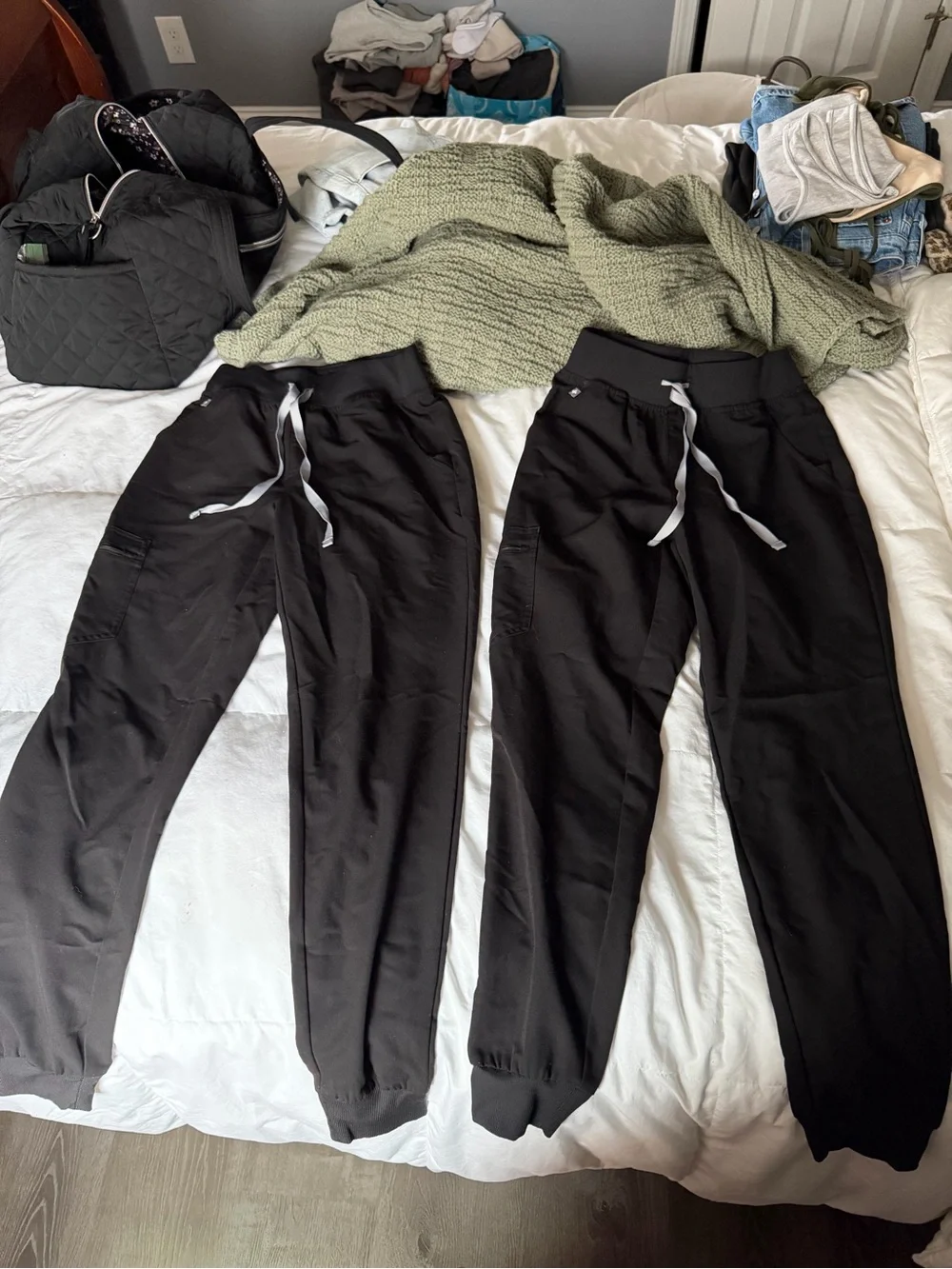 Women’s Figs Black Technical Collection scrub pants - Picture 1 of 3